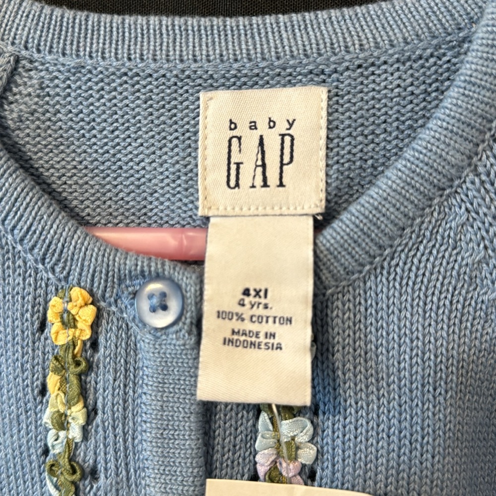 NWT Baby Gap Sweater w flowers 4xl - Picture 8 of 11